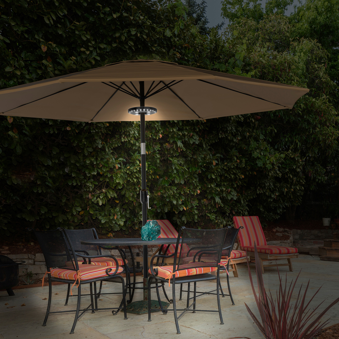 Pure Garden Patio Umbrella Light Cordless 28 LED Lights - Image 5 of 8