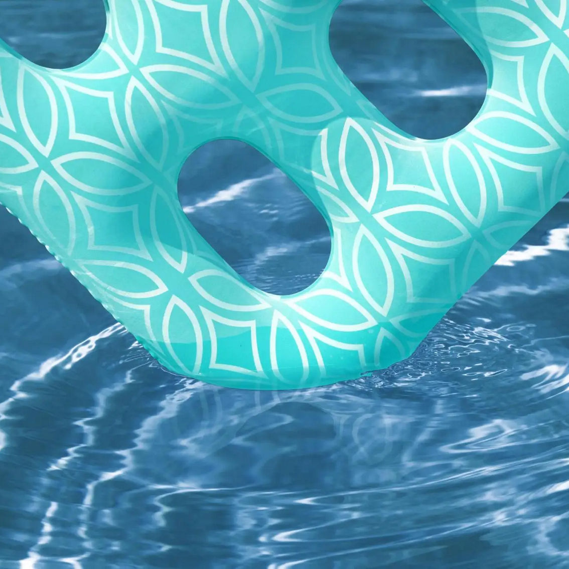 H2OGO! Comfort Plush Floating Pool Mat - Image 6 of 8