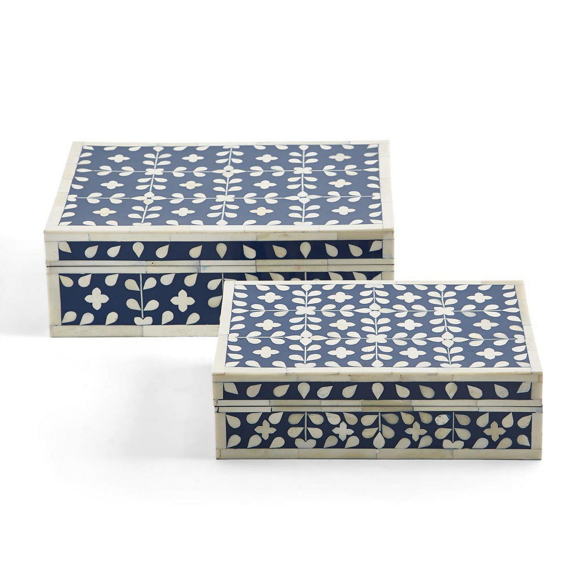 Tozai S/2 Flower and Petals Blue/White Tear Cover Box - Image 2 of 4